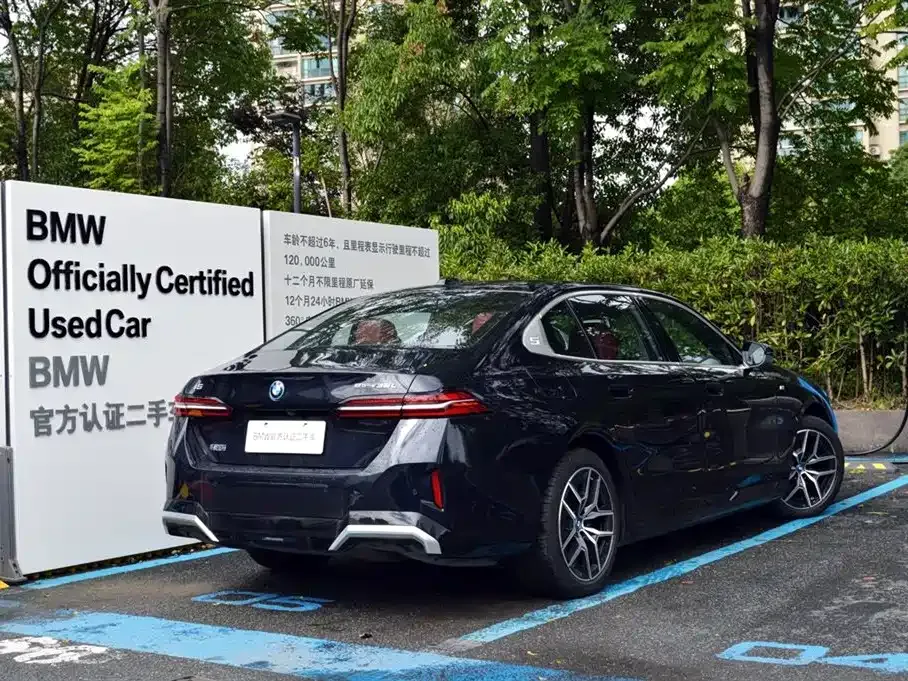BMW i5 — фото 6