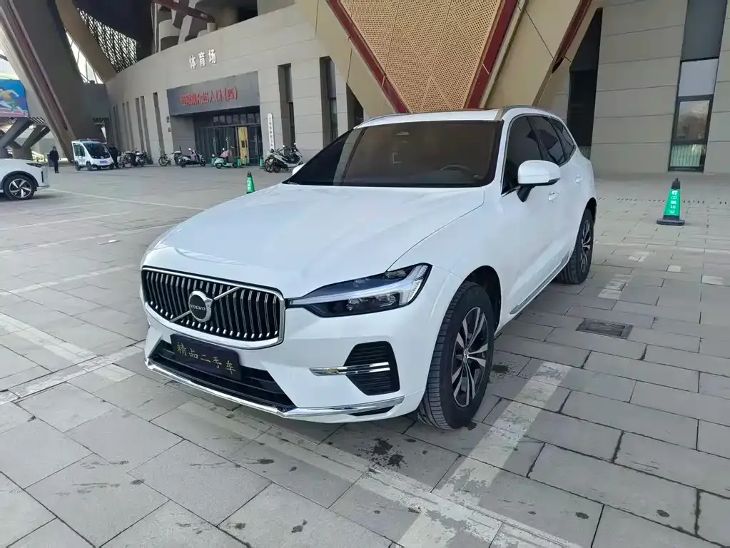 Volvo XC60 2023 из CN, фото 1