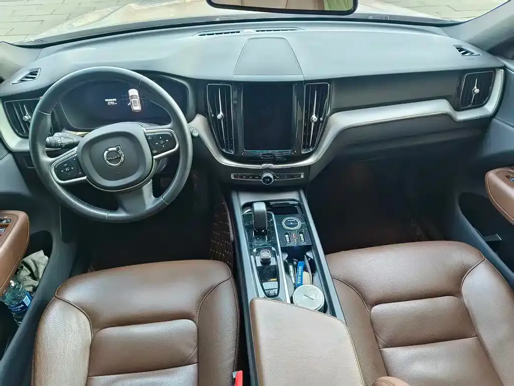 Volvo XC60 2023 из CN, фото 5
