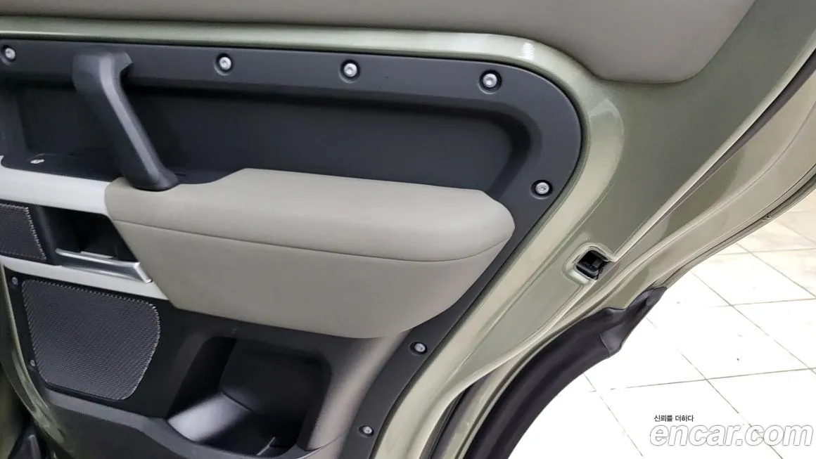 Land Rover Defender 2022 из KR, фото 10