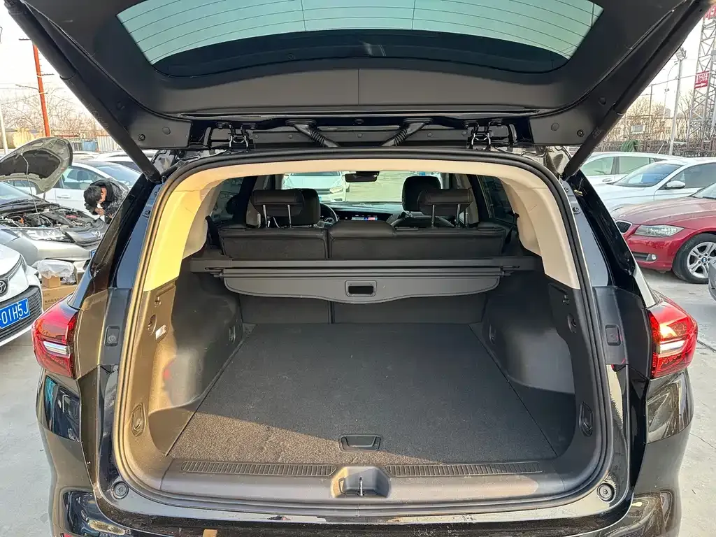 Buick Envision Plus — фото 7