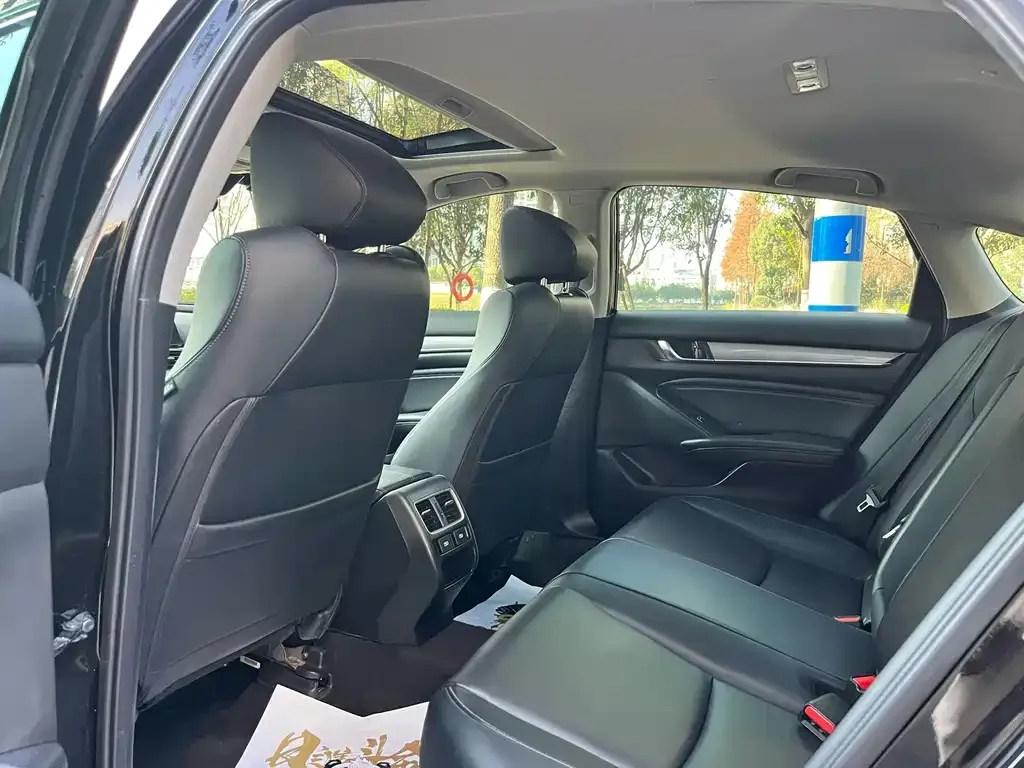 Honda Accord 2023 из CN, фото 2