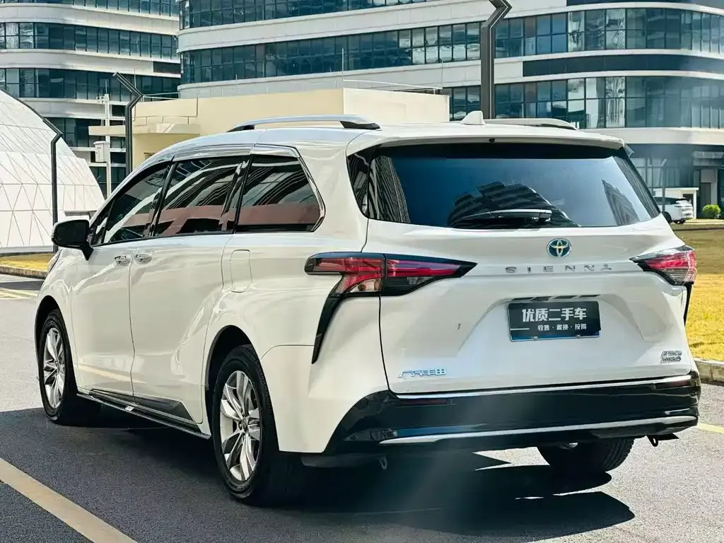 Toyota Sienna 2022 из CN, фото 4
