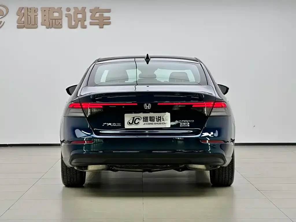 Honda Accord — фото 2