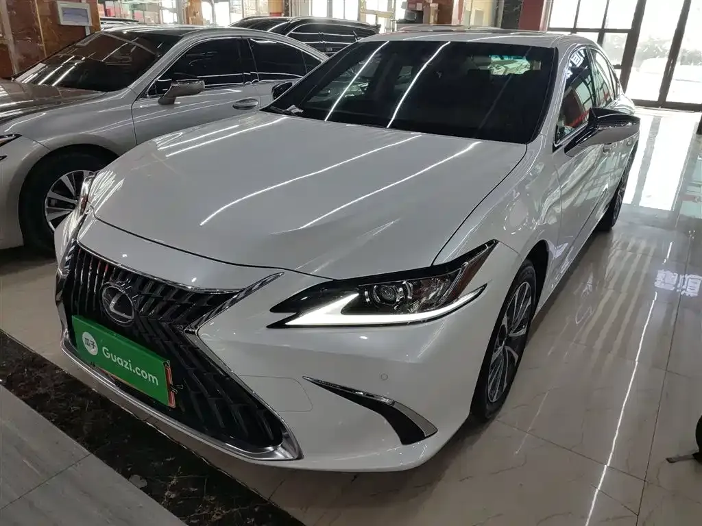 Lexus ES — фото 9