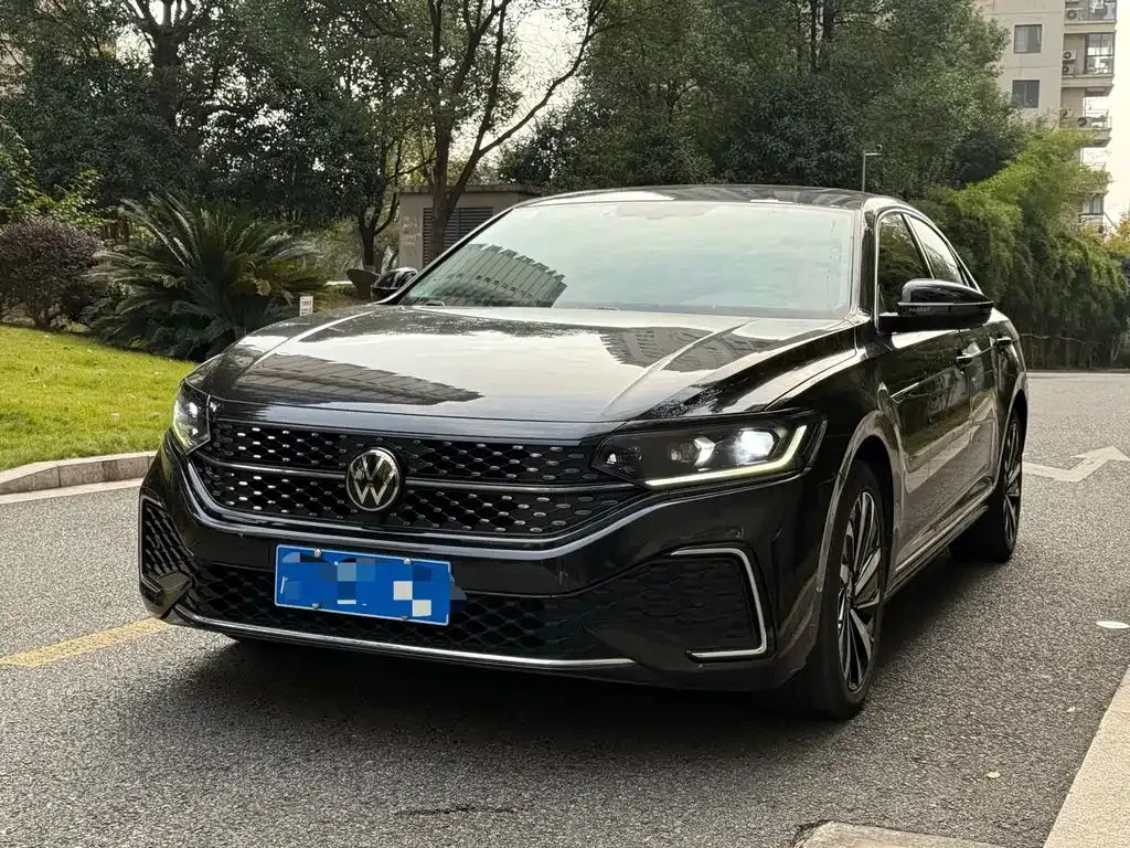 Volkswagen Passat 2023 из CN, фото 1