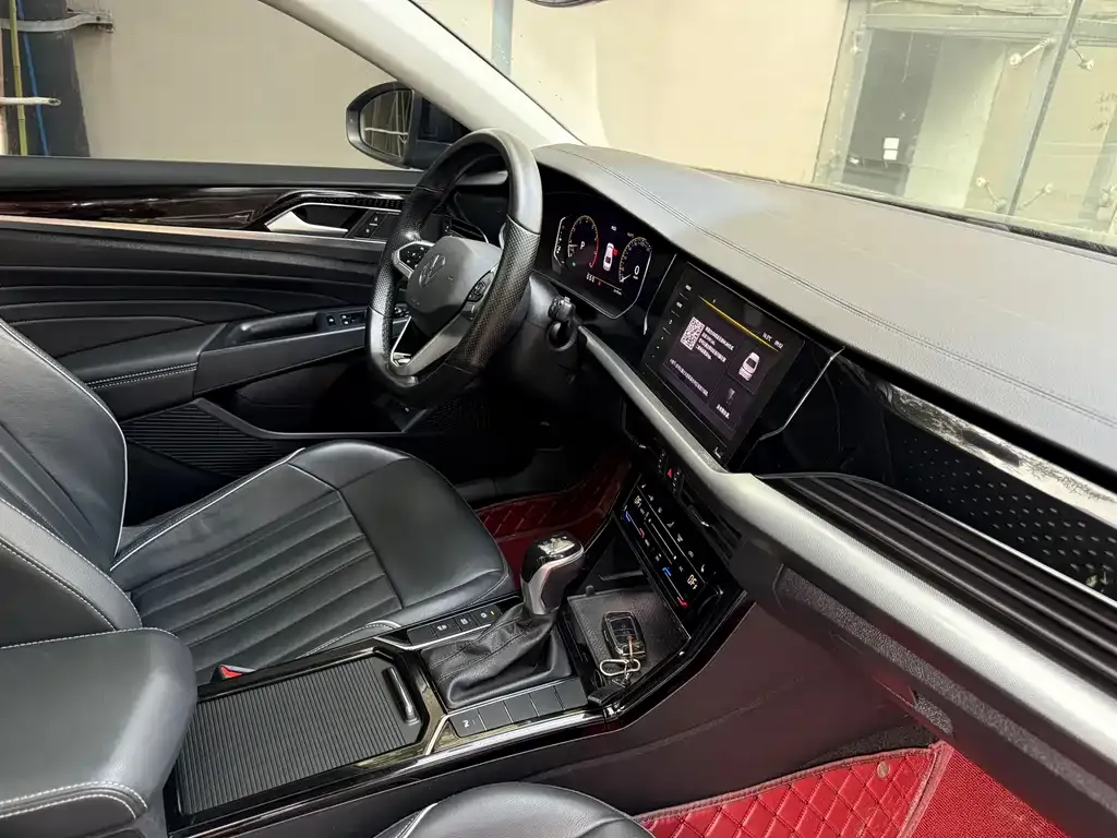 Volkswagen Passat 2023 из CN, фото 10