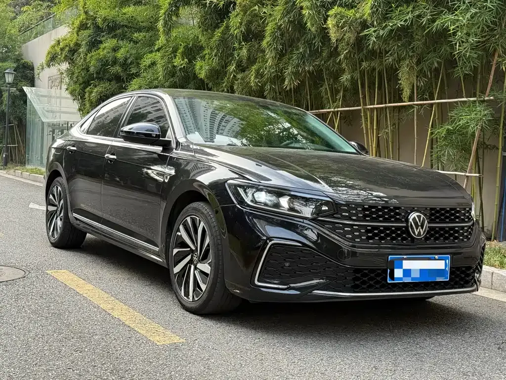Volkswagen Passat 2023 из CN, фото 3