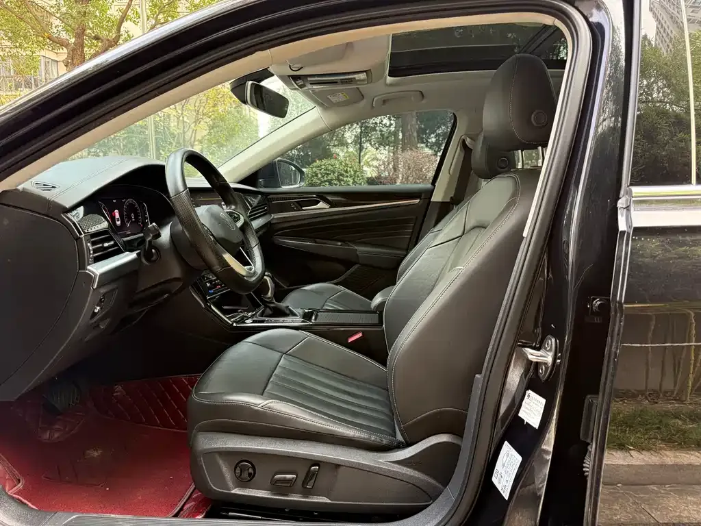 Volkswagen Passat 2023 из CN, фото 4