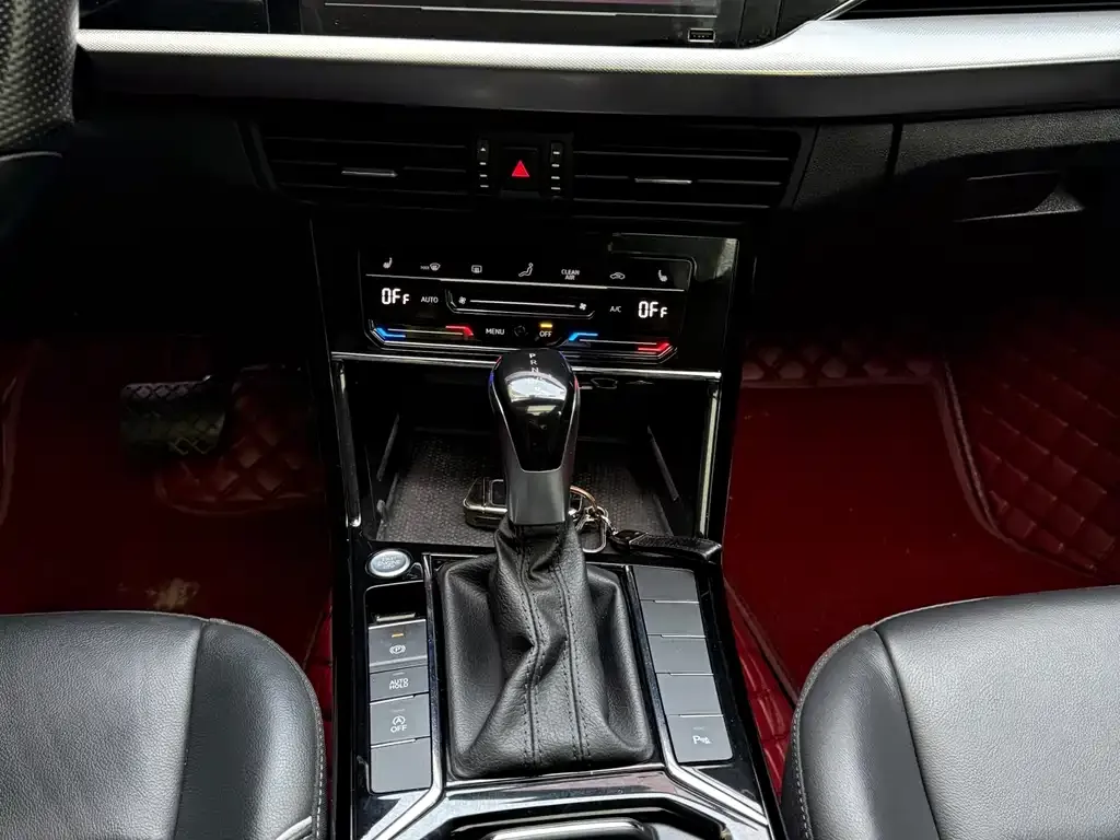 Volkswagen Passat 2023 из CN, фото 7