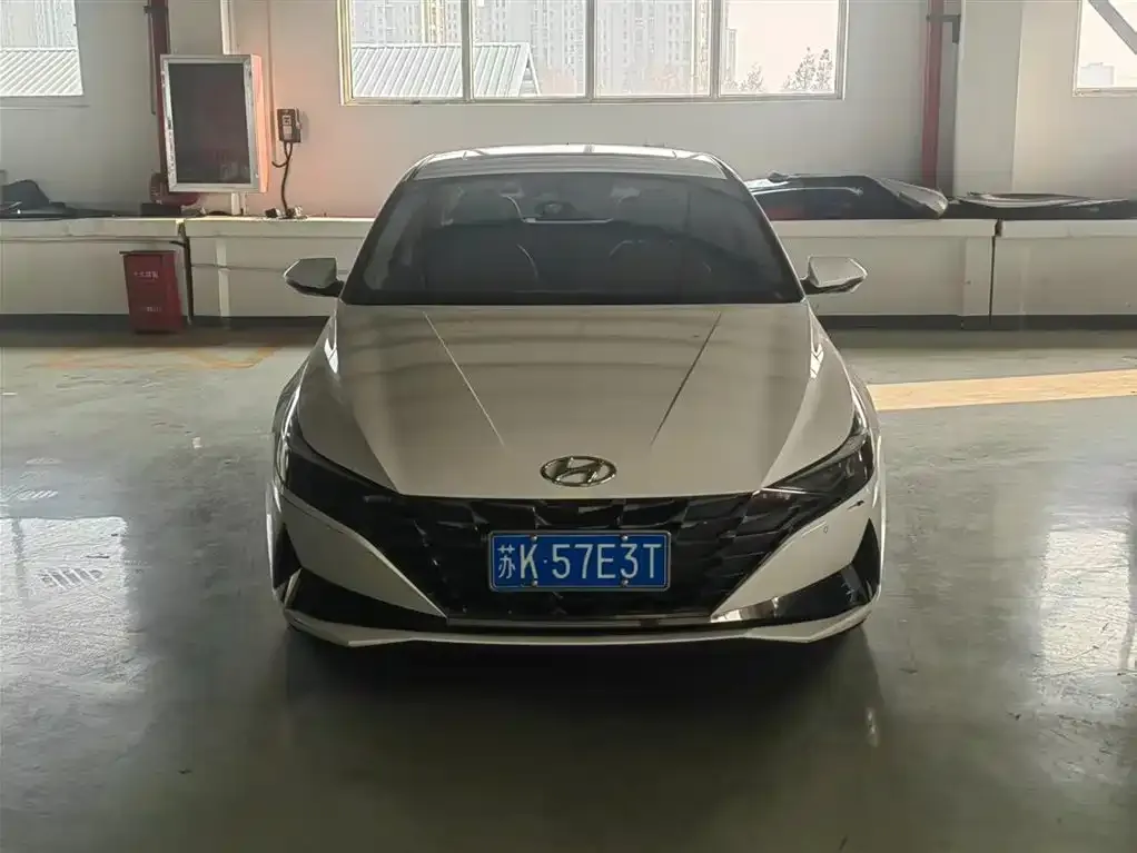 Hyundai Elantra — фото 5
