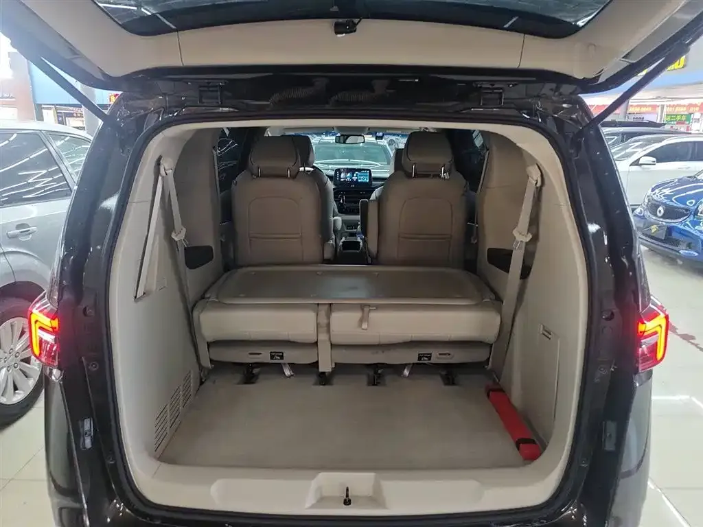 Buick GL8 2021 из CN, фото 9
