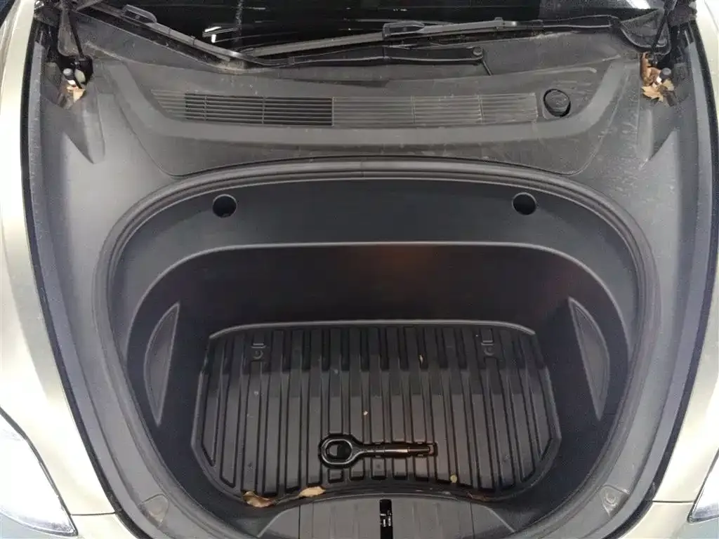 Tesla Model 3 — фото 10