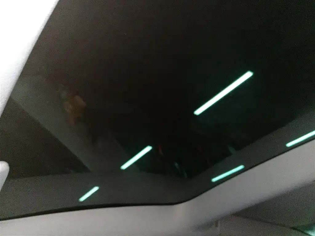 Tesla Model 3 — фото 3