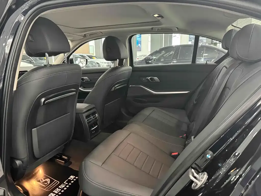 BMW 3 Series 2021 из CN, фото 4