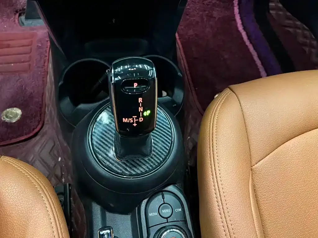 MINI Cooper (3-door) 2023 из CN, фото 9