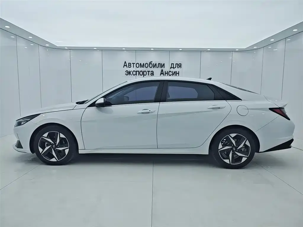 Hyundai Elantra — фото 10
