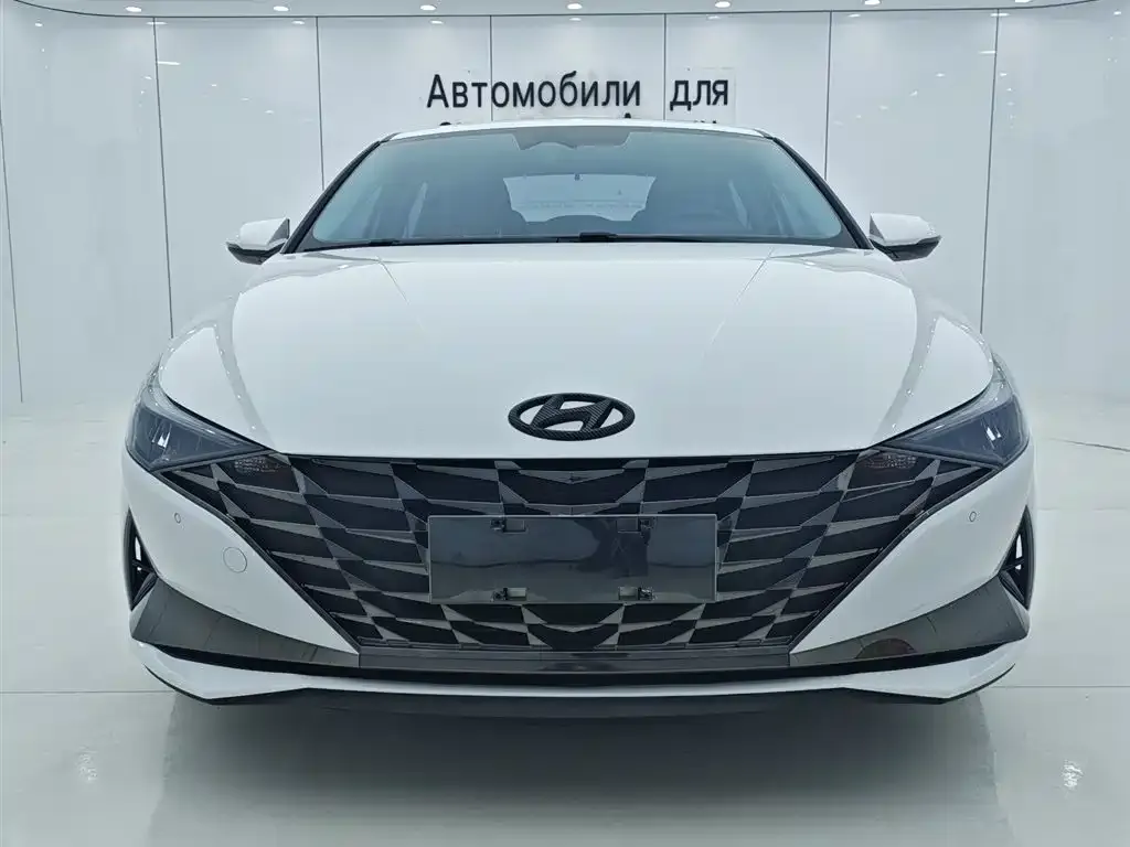 Hyundai Elantra — фото 2