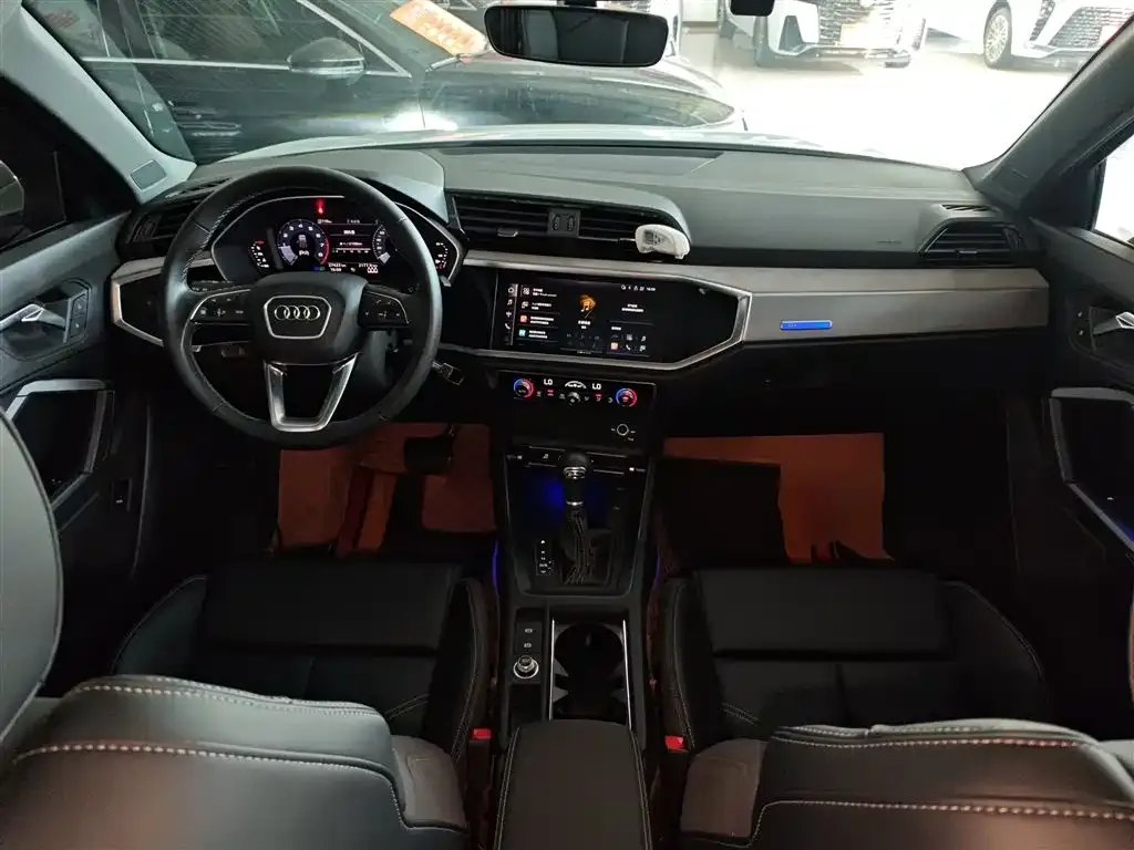 Audi Q3 — фото 10