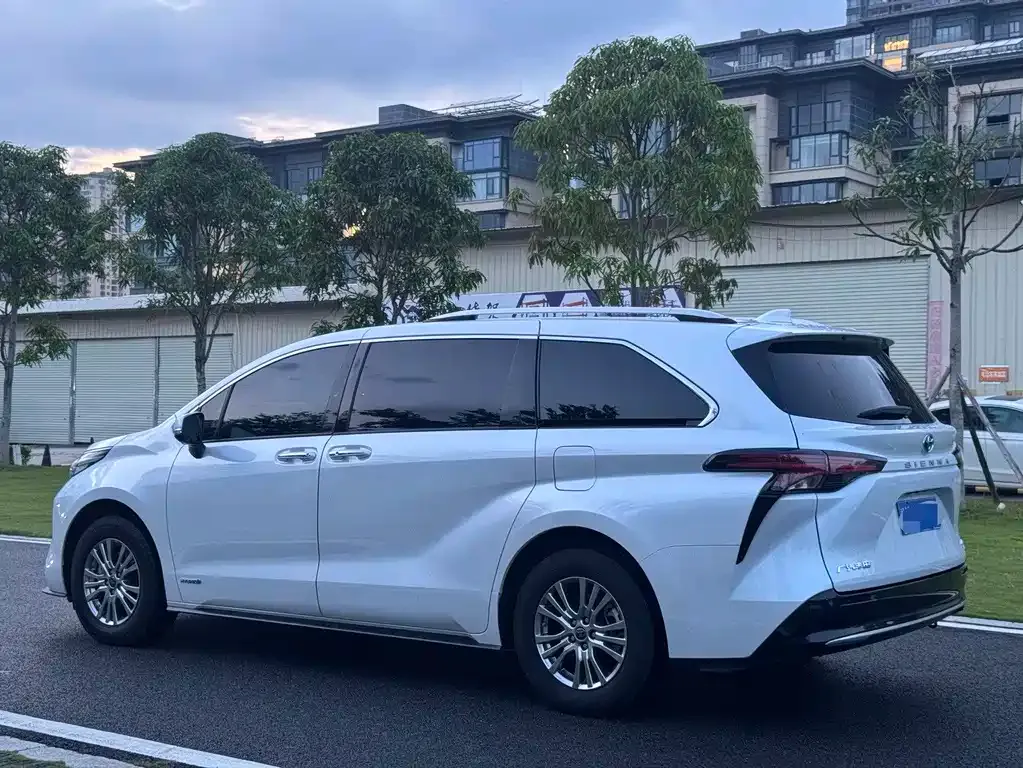 Toyota Sienna 2022 из CN, фото 6