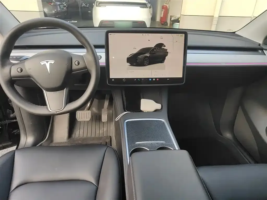 Tesla Model Y — фото 3