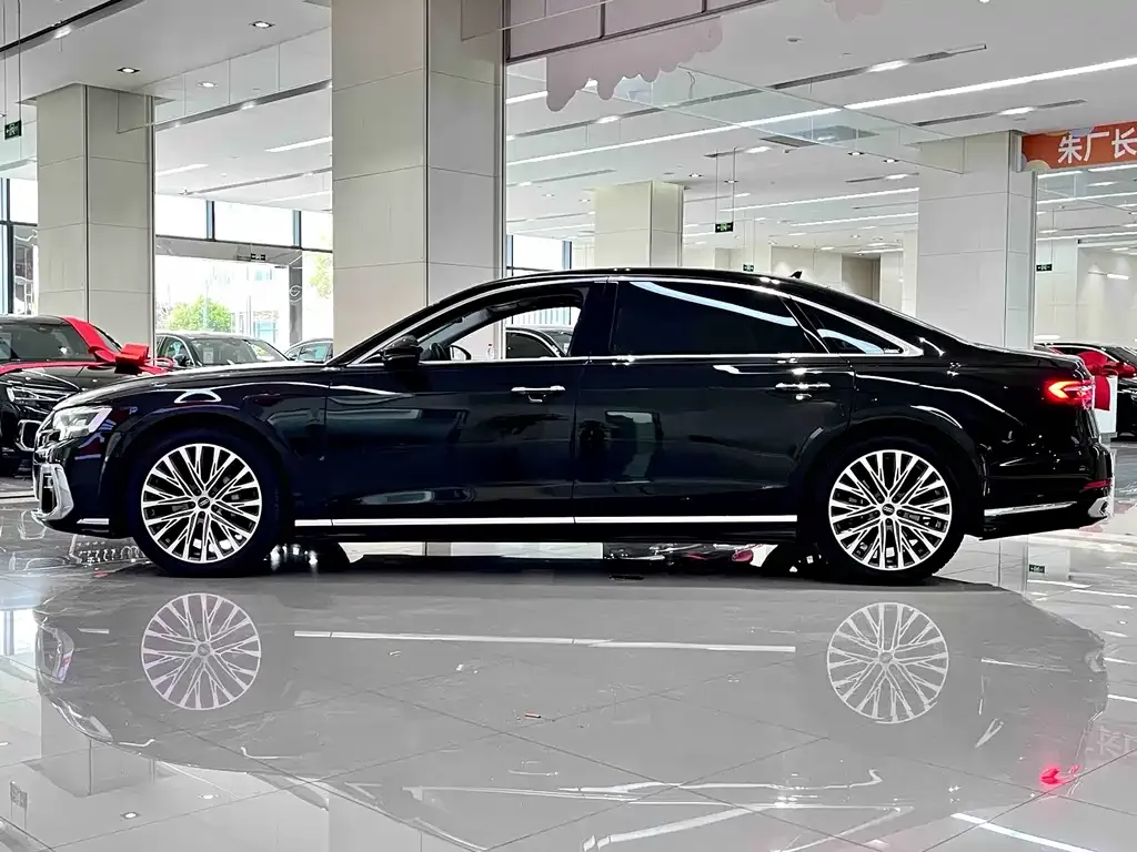Audi A8 2023 из CN, фото 6