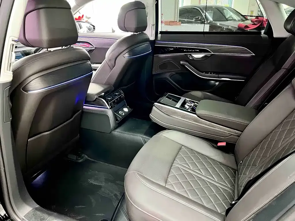 Audi A8 2023 из CN, фото 7