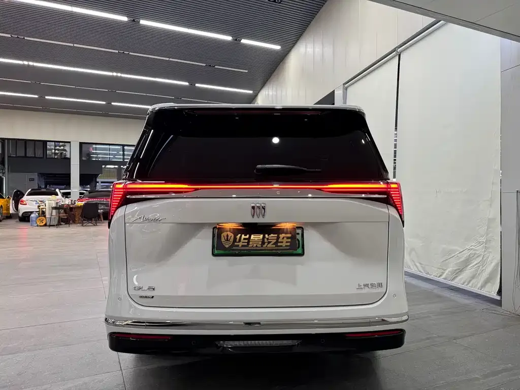 Buick GL8 Hybrid — фото 4