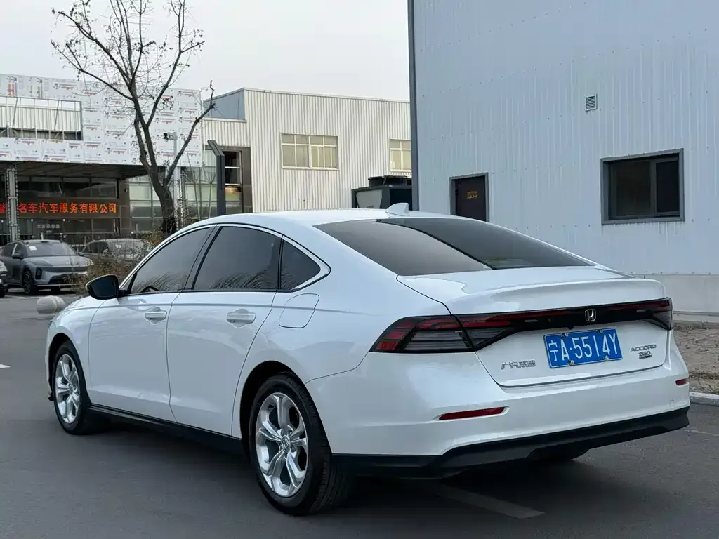 Honda Accord — фото 3