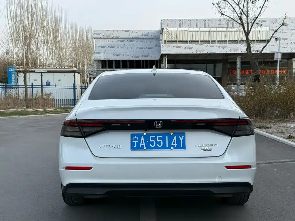 Honda Accord — фото 2