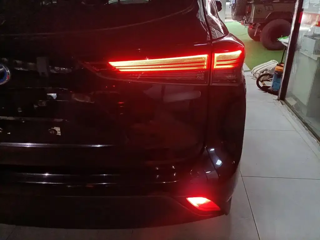 Toyota Highlander 2023 из CN, фото 2