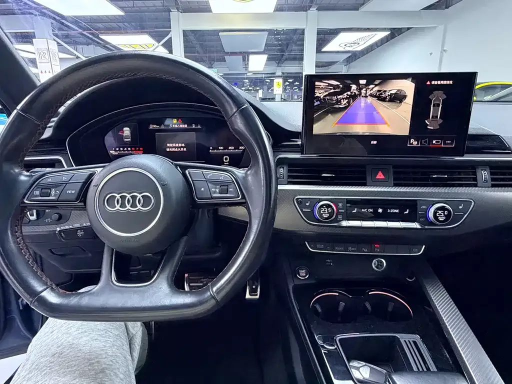 Audi A4L 2022 из CN, фото 3
