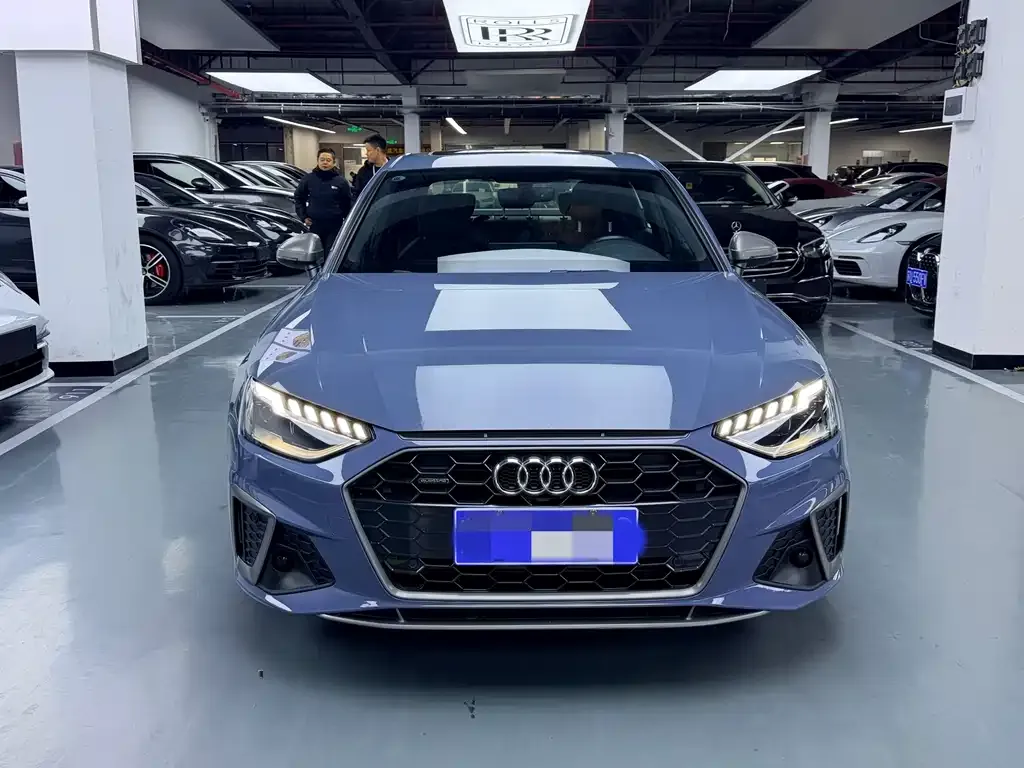 Audi A4L 2022 из CN, фото 10