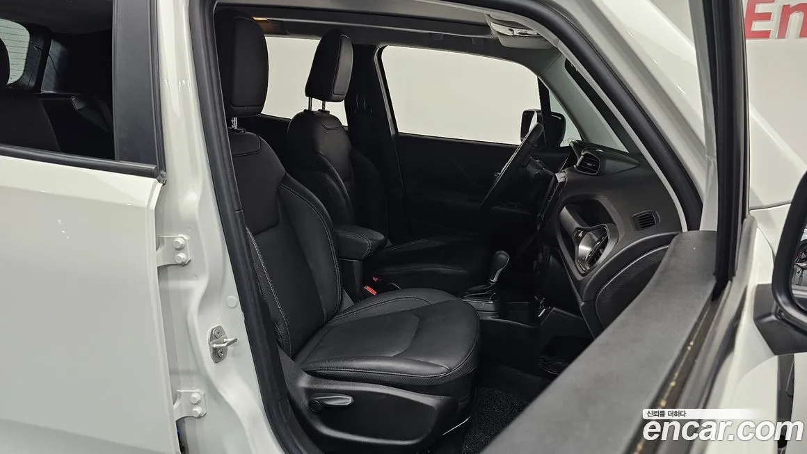 Jeep Renegade 2023 из KR, фото 9