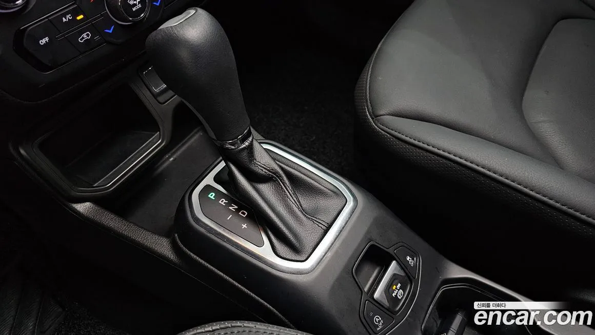 Jeep Renegade 2023 из KR, фото 2