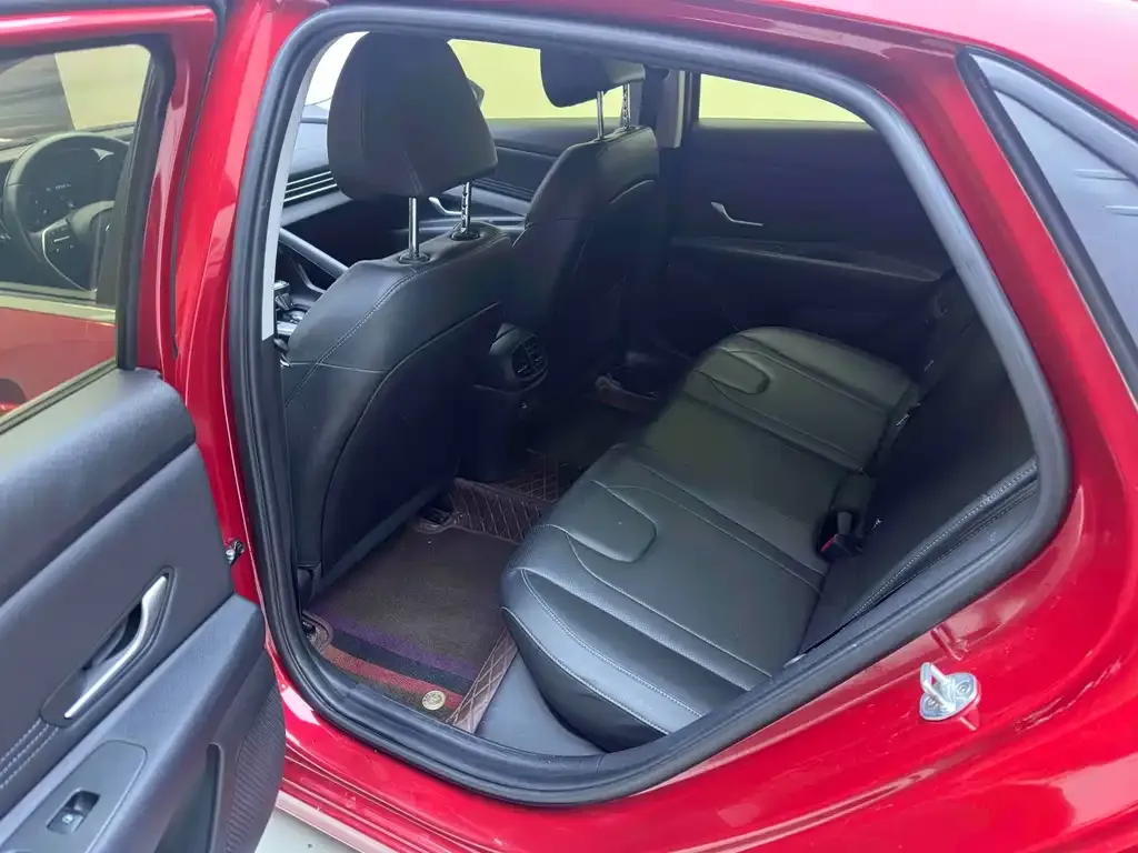 Hyundai Elantra 2022 из CN, фото 2