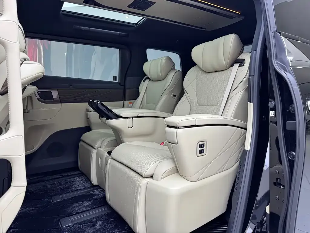 Toyota Vellfire 2024 из CN, фото 9