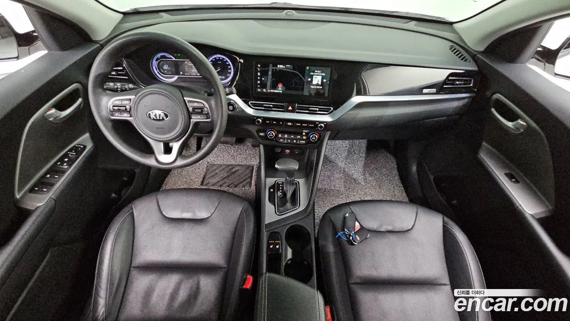 Kia Niro — фото 10