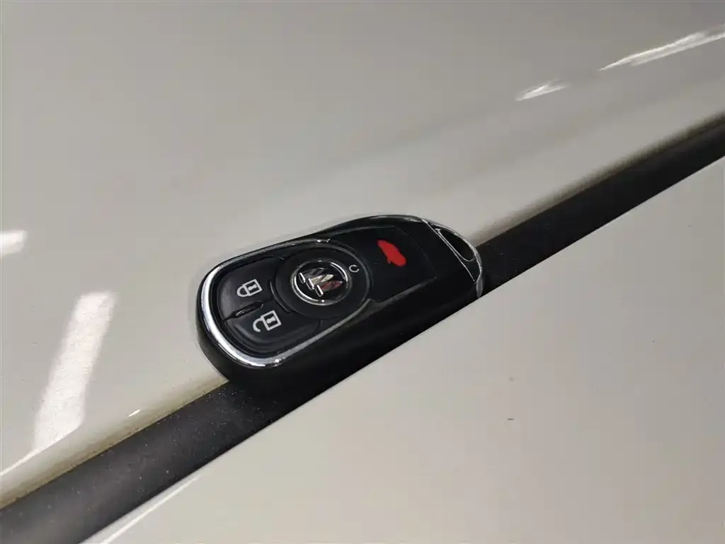 Buick GL8 2023 из CN, фото 2