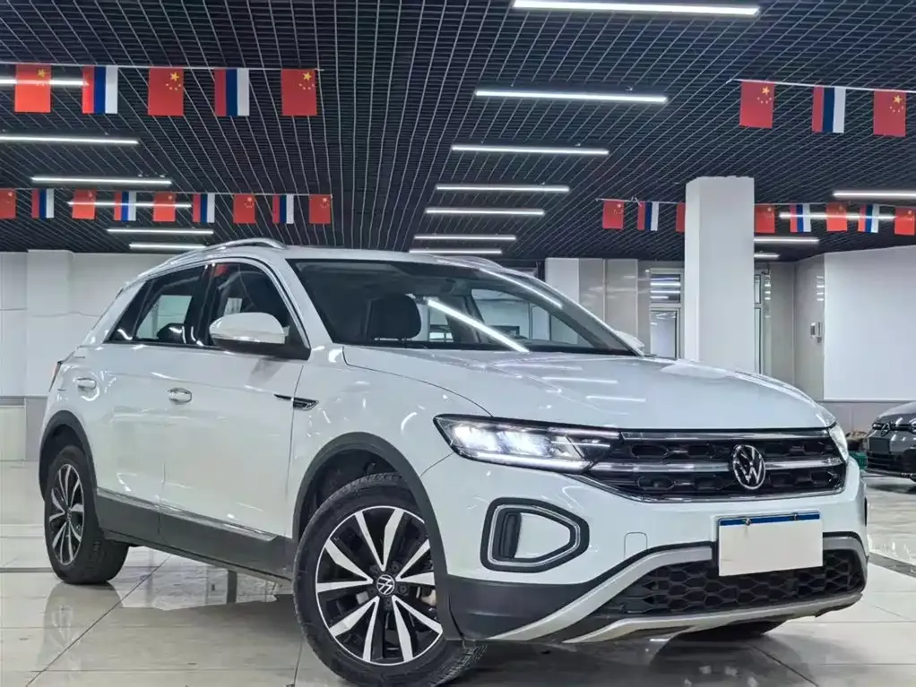 Volkswagen T-Roc — фото 9