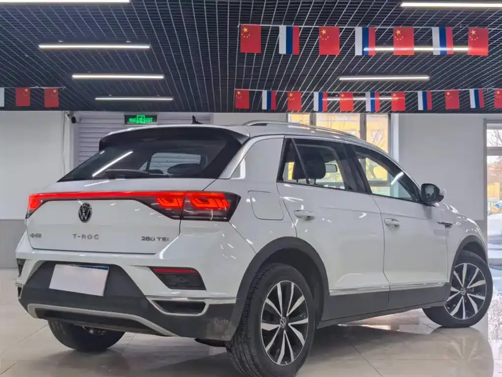 Volkswagen T-Roc — фото 7