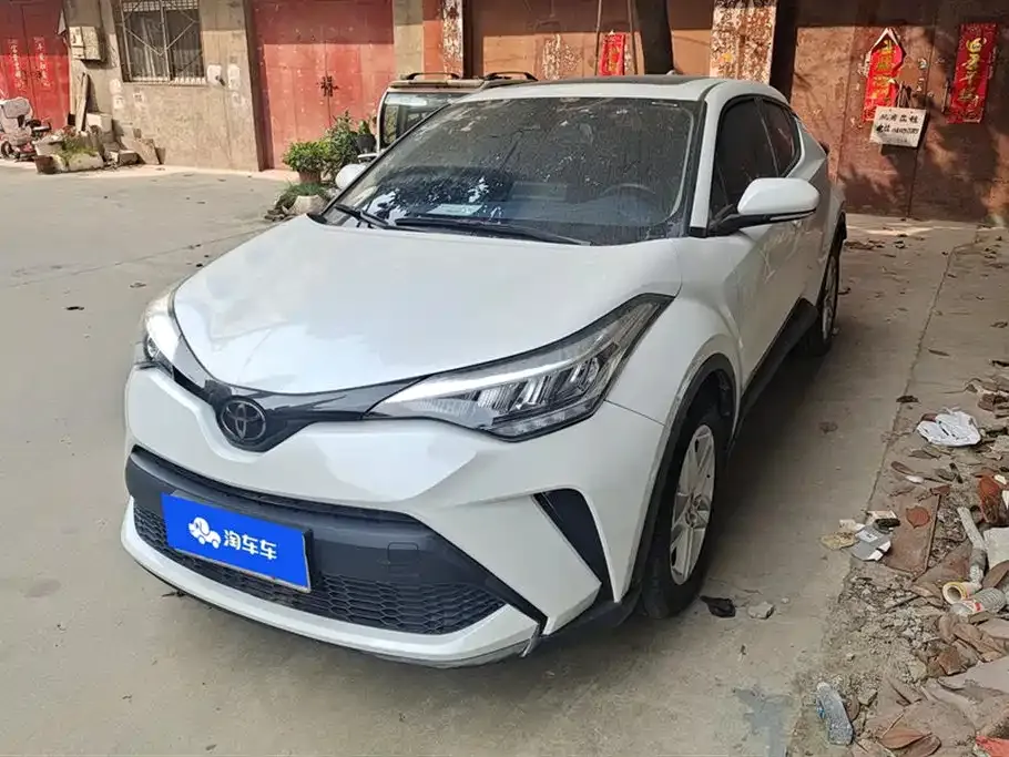 Toyota C-HR — фото 1