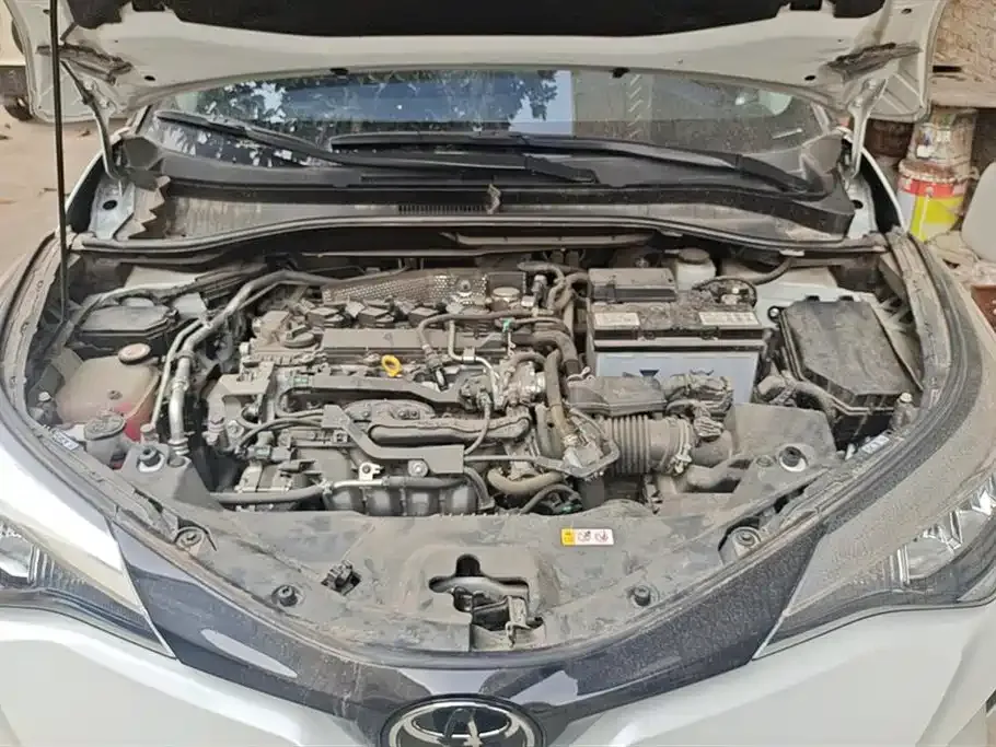 Toyota C-HR — фото 10