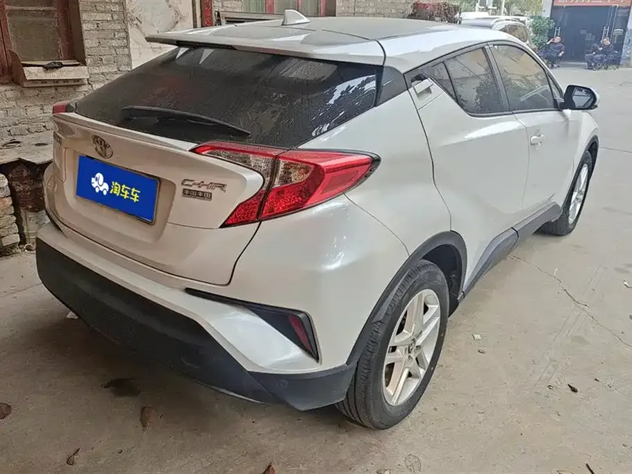Toyota C-HR — фото 3