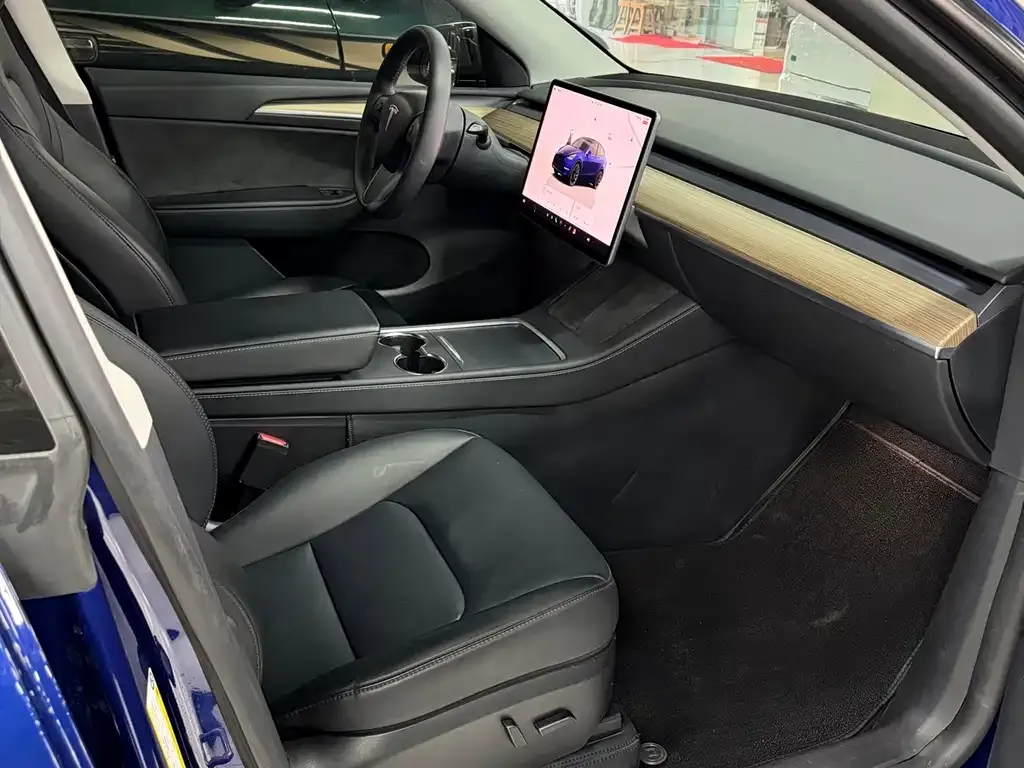 Tesla Model Y — фото 2