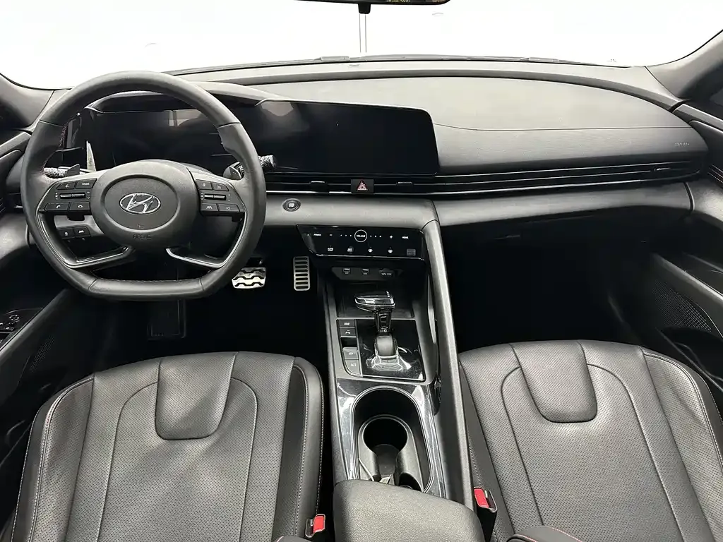 Hyundai Elantra — фото 6
