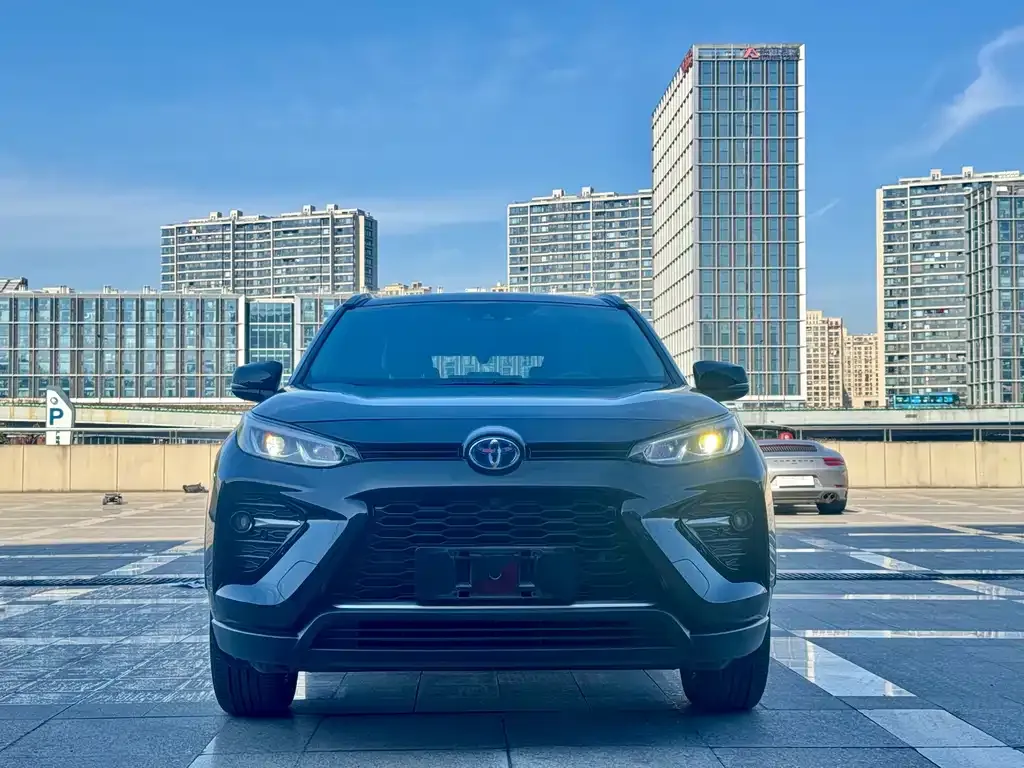 Toyota Wildlander 2023 из CN, фото 1
