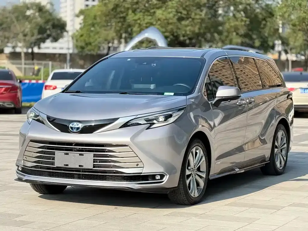 Toyota Sienna 2022 из CN, фото 1