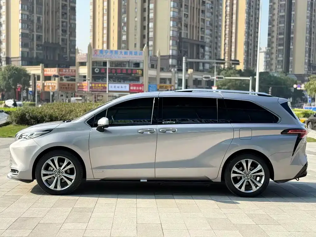 Toyota Sienna 2022 из CN, фото 8