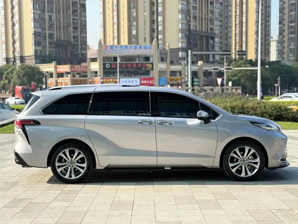 Toyota Sienna 2022 из CN, фото 9